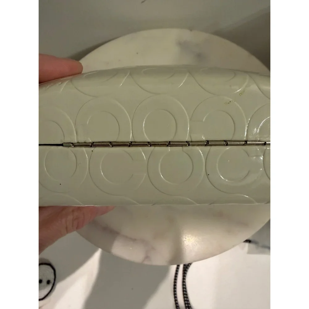 Coach‎ White Embossed Signature Hard Shell Glasses Case
